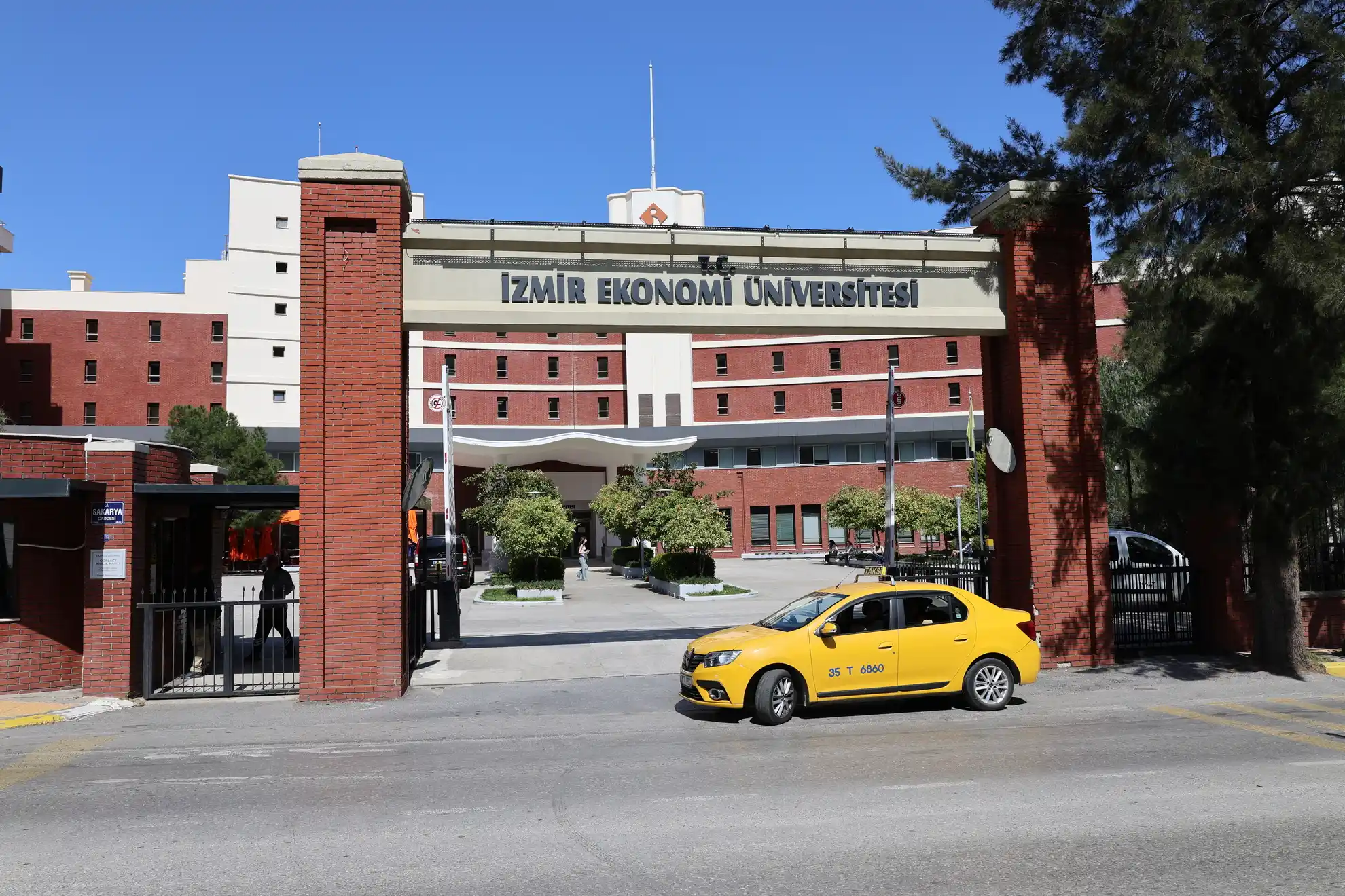 Université d'Économie d'Izmir — Campus Vue 1